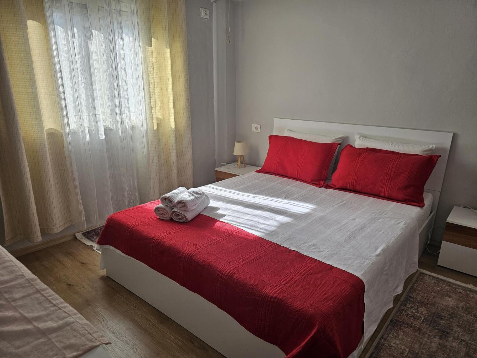 Library Apartment By Bohem Rentals Durrës 외부 사진